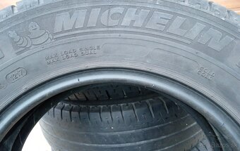 Michelin Agilis 215/70 R15C letné - 2