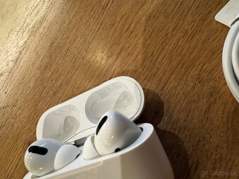 Apple AirPods Pro 1 s MagSafe=bezdrôt. nabíjacím puzdrom - 2
