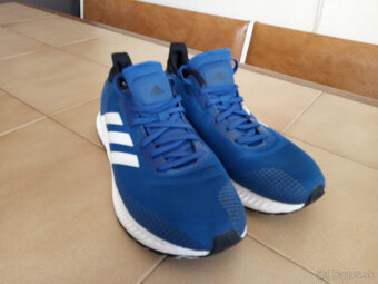 Panske bezecke tenisky ADIDAS SolarBlaze. - 2