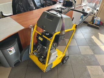 Rezačka špar pila na beton asfalt Wacker Neuson BFS 1345 - 2