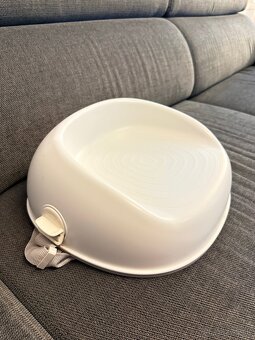 Baby Björn podsedak biely - 2