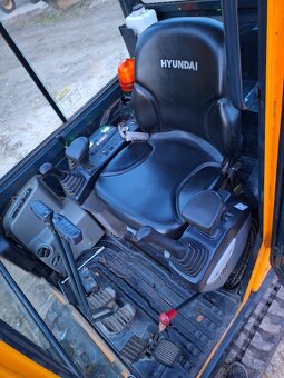 Bager Hyundai R 18-9 - 2