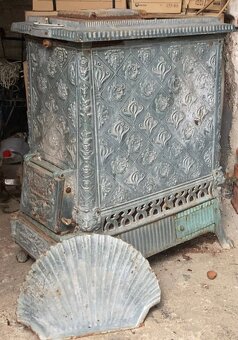 Starožitná liatinová pec - SALGÓTARJÁN - 2