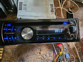 PIONEER DEH-4200SD - 2