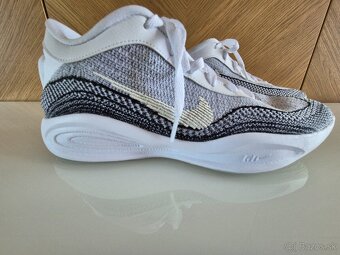 Basketbalové tenisky Nike GT Hustle Academy, veľ. 44 - 2
