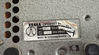 Starý telefon Tesla k dekoraci. - 2