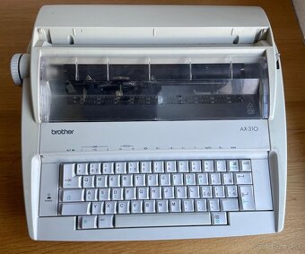 Elektrický písací stroj - brother model AX-310h - 2