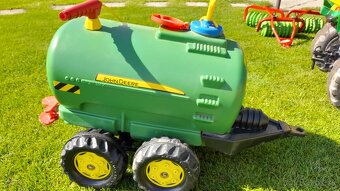 Predám elektr.traktor Peg Perego John Deere - 2