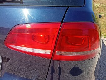Predám originál zadné svetlá passat B7 combi - 2