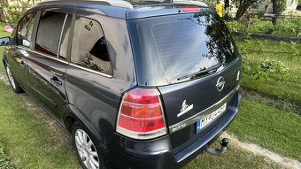 Lacno predám 7 miestny Opel Zafira B // 2006 - 2