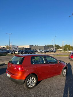 Volkswagen Golf 5 1.6 - 2