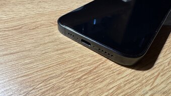 Predám iphone 15 Pro 256 GB Black Titanium - 2