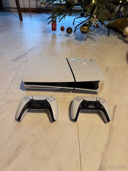 PlayStation 5 (Slim) - 1TB + 2× DualSense ovládač + hry - 2