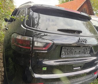Rozpredám Jeep Compass 1.4 benzin rok 2023. - 2