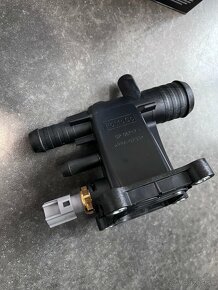 Obal termostatu,kryt OE Ford číslo CJ5E8K556AB,5198498 - 2