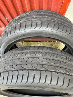 225/40R19 93Y  255/35R19 96Y run flat - 2