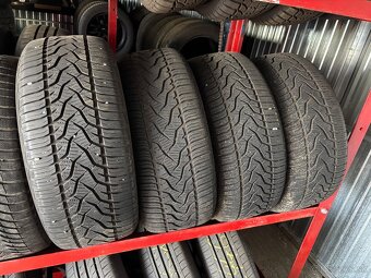 Predam celoročne Pneu 235/55 R17 Barum - 2