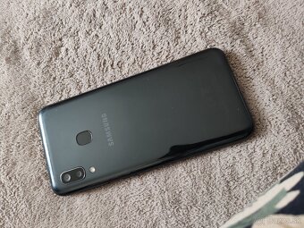 Samsung Galaxy A20e cierna - CITAJ INZERAT - 2