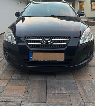Predáme rodinné a spoľahlivé auto Kia Ceed SW 1,4- 77,2 kW - 2