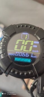 Predám Vsett 9+ dvojmotorová 48v 19,2Ah LG - 2