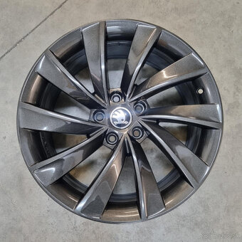 Hliníkové Škoda disky 5x112 R18 8J ET44 - 2