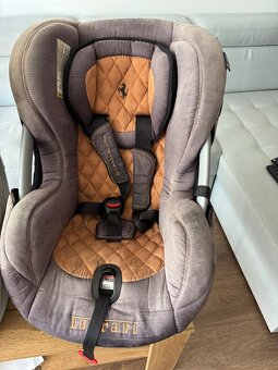 Predam 2 autosedacky - 2