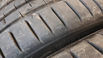 Predám 4ks pekné letné 205/50r17-93V Vredestein - 2