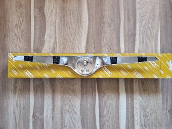 Lišta na kapotu Fabia 2 - 2