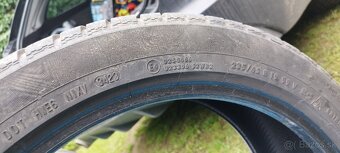 235/45 R19 99V - 2