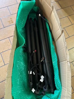 Vzpery kufra Superb III 3 elektrické - 2