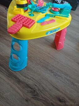 Hraci stolcek na plastelinu - 2