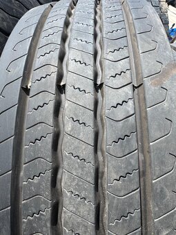 Predám pneu 315/70R22,5 - 2