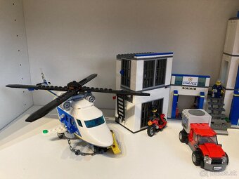 Dve sady lego city policajné - 2