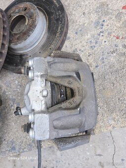 Predam predne brzdy na mercedes w204,c207,w210 - 2