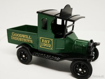Predám zberateľský model auta od Lledo Oxford Die Cast - 2