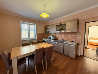 PREDAJ - RODINNÝ DOM - ZLATÉ MORAVCE - 2