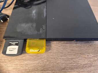 Predám konzolu playstation 2 - 2