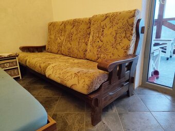 Sedačka+rôzne stoličky - 2