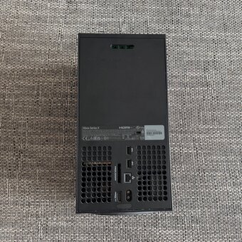 Predám Xbox Series X – kompletný set v top stave - 2
