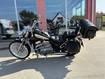 Suzuki VS800 Intruder - 2