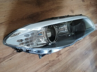 BMW F10 F11 pravý xenon 63117203246 bez AHL - 2