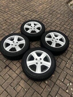 Peugeot 4x108 6,5J R16 205/55 - 2
