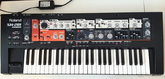 Roland SH-201 - 2