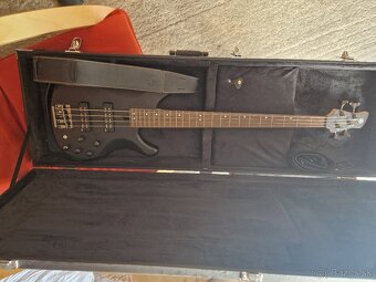 Basgitara Yamaha - 2