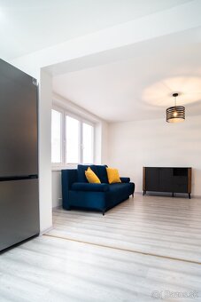 2i svetlý, kompletne zrekonštruovaný a zariadený byt - Peder - 2