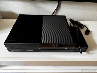 Predám Xbox ONE 500GB s mechanikou na disky - 2