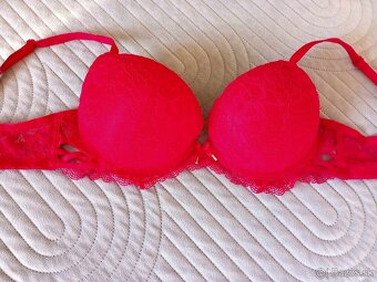 Nová dámska červená push up podprsenka - veľkosť 34 / 75B - 2