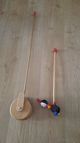 Drevena hracka - strkadlo - 2