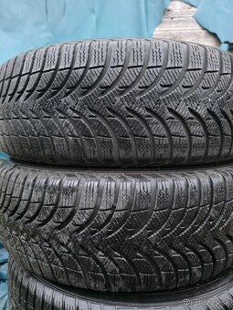 Ponúkame 4 zimné pneumatiky 205/60 R16 - 2