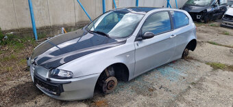 Lacno rozpredám Alfa Romeo 147 na náhradné diely - 2